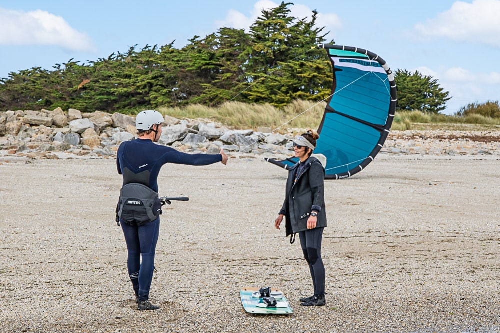 Un cours de kitesurf en anglais aux sables blancs